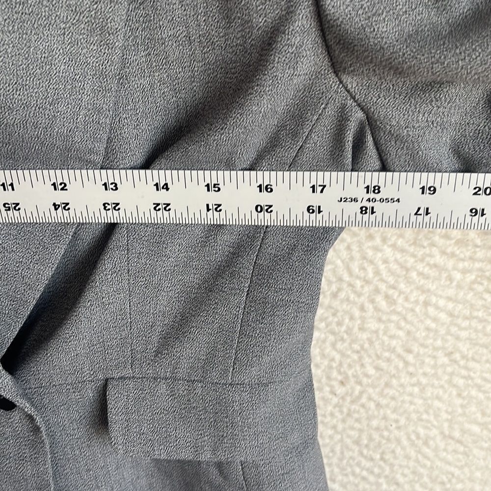 Tahari Blazer Womens Small Petite Grey - Picture 3 of 6